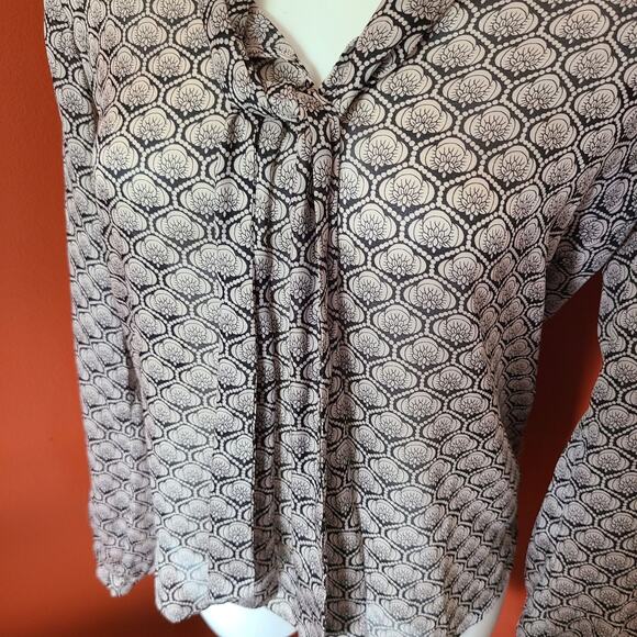 LOFT Long Sleeve Blouse Tan and Black Size Small - Picture 3 of 5